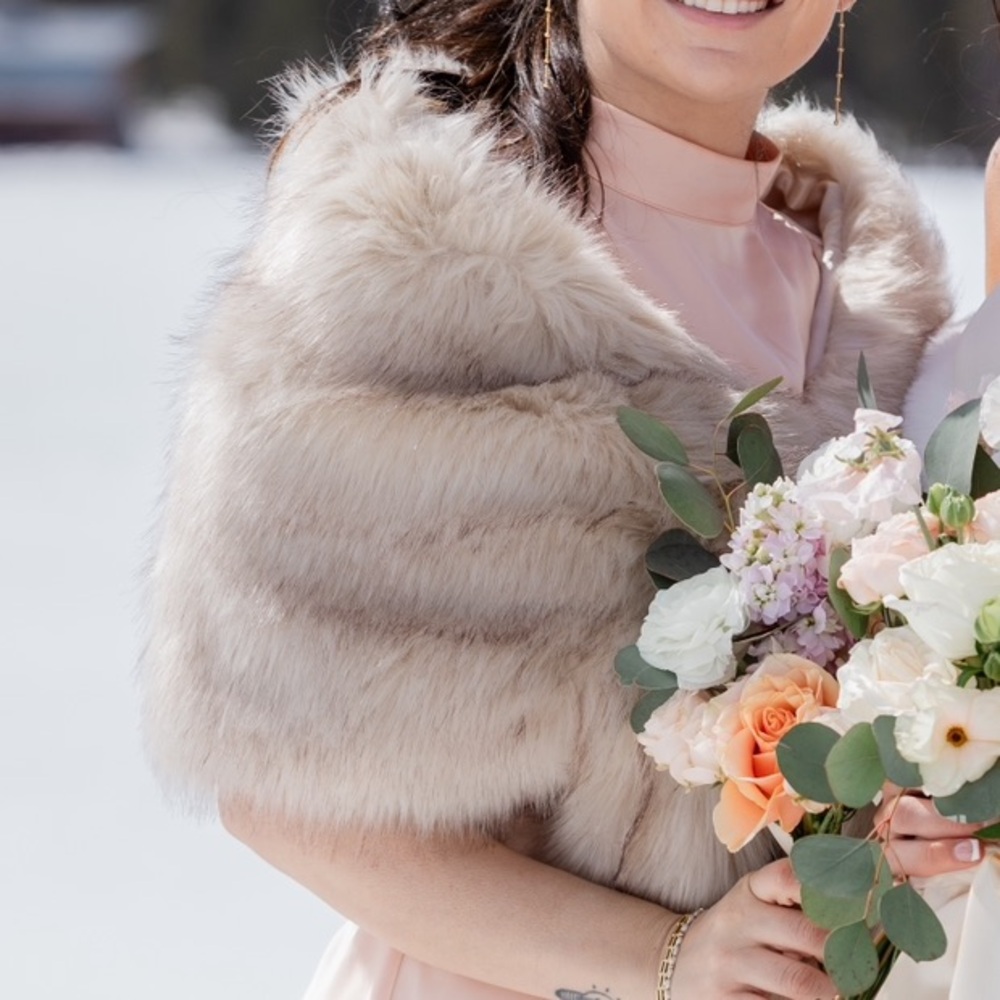 Tan faux fur wrap x3